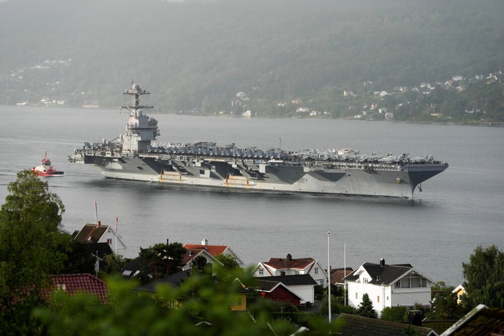L’USS Gerald R. Ford de la marine américaine, le plus grand porte-avions au monde, a été dépêché dans les Caraïbes pour faire pression sur le Venezuela (ici dans le fjord d’Oslo en septembre).