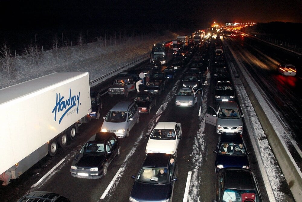 MaxPPP TagID: maxnewsworldthree226842.jpg/Photo via MaxPPP - EMBOUTEILLAGE INTEMPERIES
