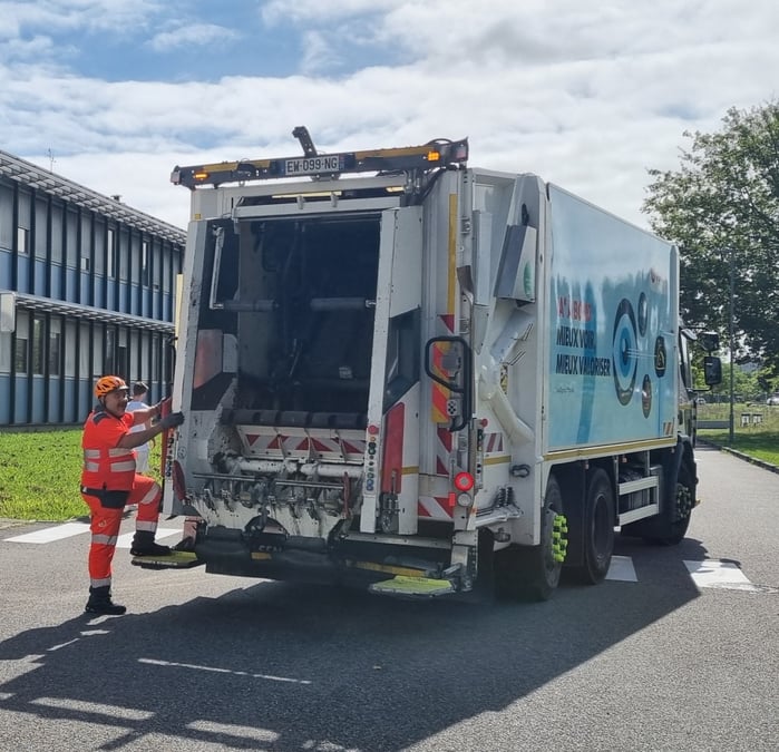 Veolia s'appuie sur des caméras intelligentes et une solution d'IA pour aider les entreprises à optimiser la gestion de leurs déchets.