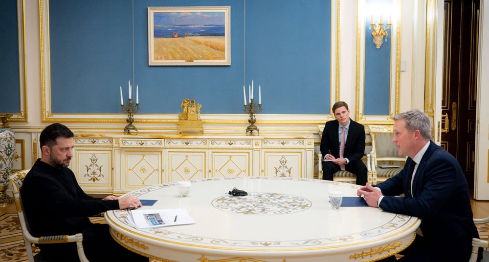Volodymyr Zelenski se fait forcer la main par Donald Trump pour signer un accord de paix avantageant largement Moscou, d'ici au jeudi 27 novembre.