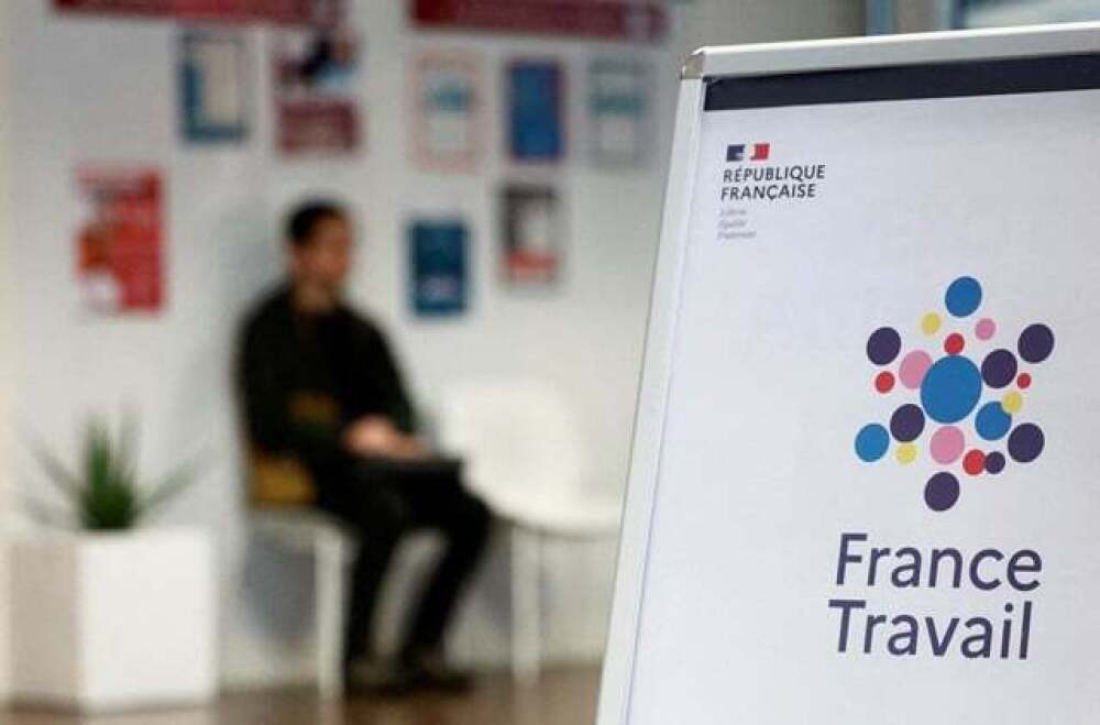 60 600 postes détruits : le choc de l'alternance plombe l'emploi privé.