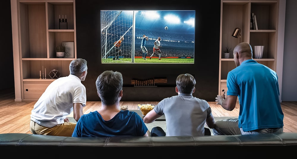 En France, les montants pour regarder le foot dépassent 60 euros mensuels.