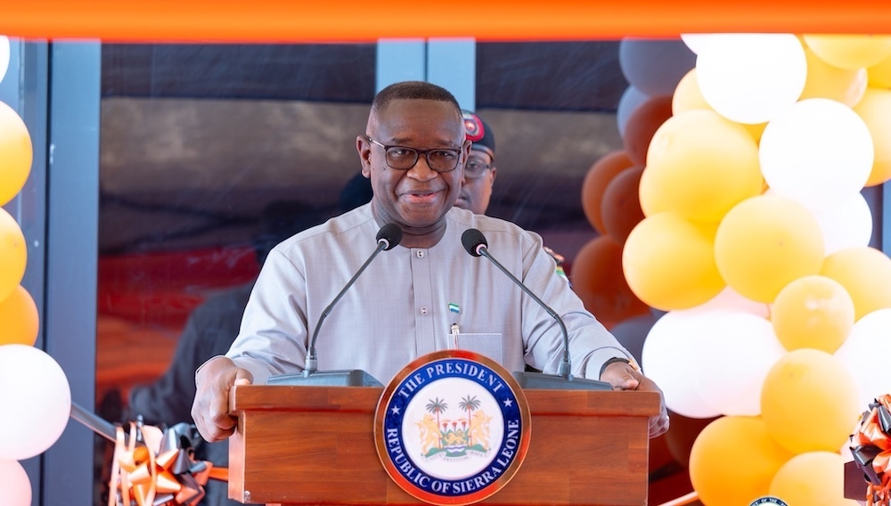 Julius Maada Bio, Président de Sierra Leone, lors de l’inauguration du data center Orange à Bo, le 29 novembre 2025.