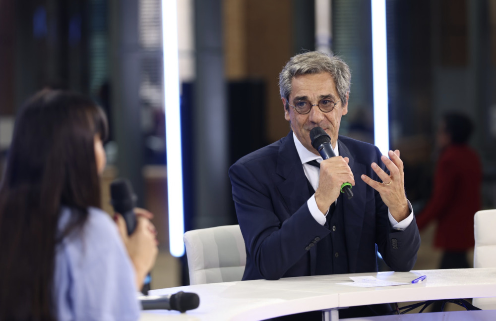 Pour Serge Papin, ministre des PME, du Commerce et du Pouvoir d'aaht sur le plateau de La Tribune lors d'ACT 50
