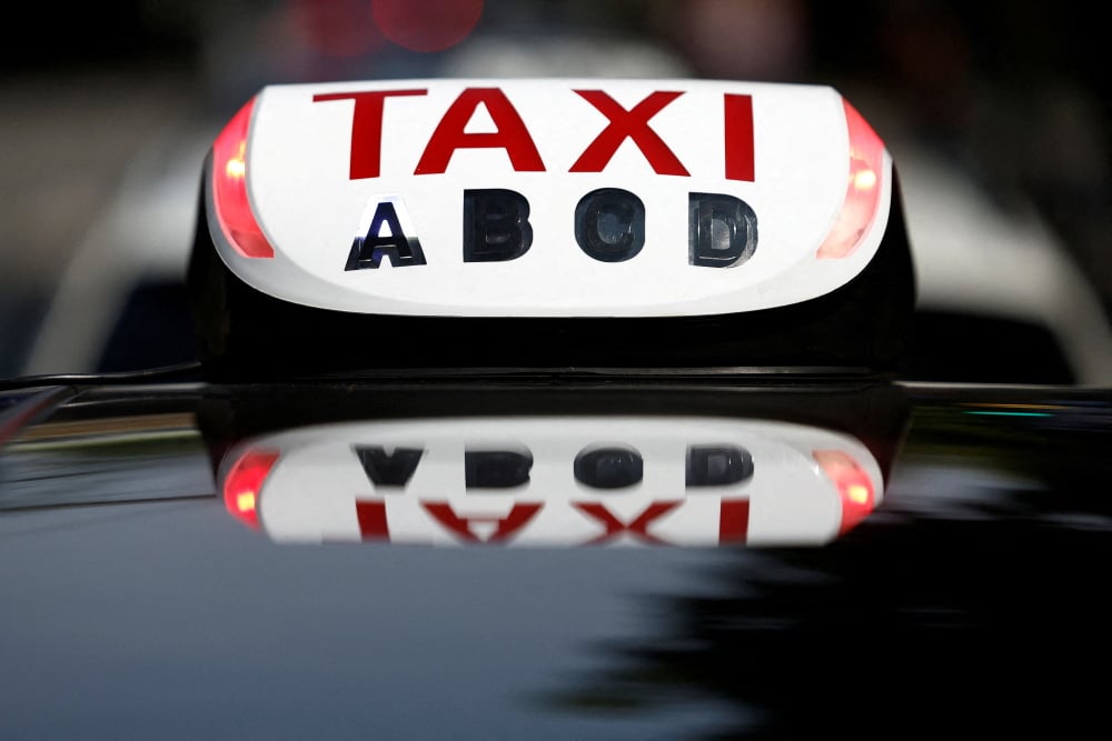 Le projet de loi de luttre contre les fraudes sociales et fiscales veut obliger les taxis et les transporteurs sanitaires conventionnés avec l'Assurance maladie à géolocaliser leurs véhicules