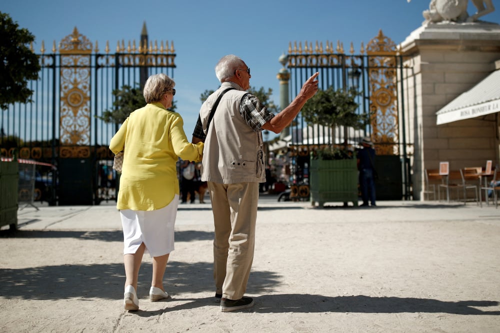 Les retraites et minimas sociaux seront indexés sur la hausse moyenne des prix à la consommation (hors tabac) de l'année 2025, calculée par l'Insee.