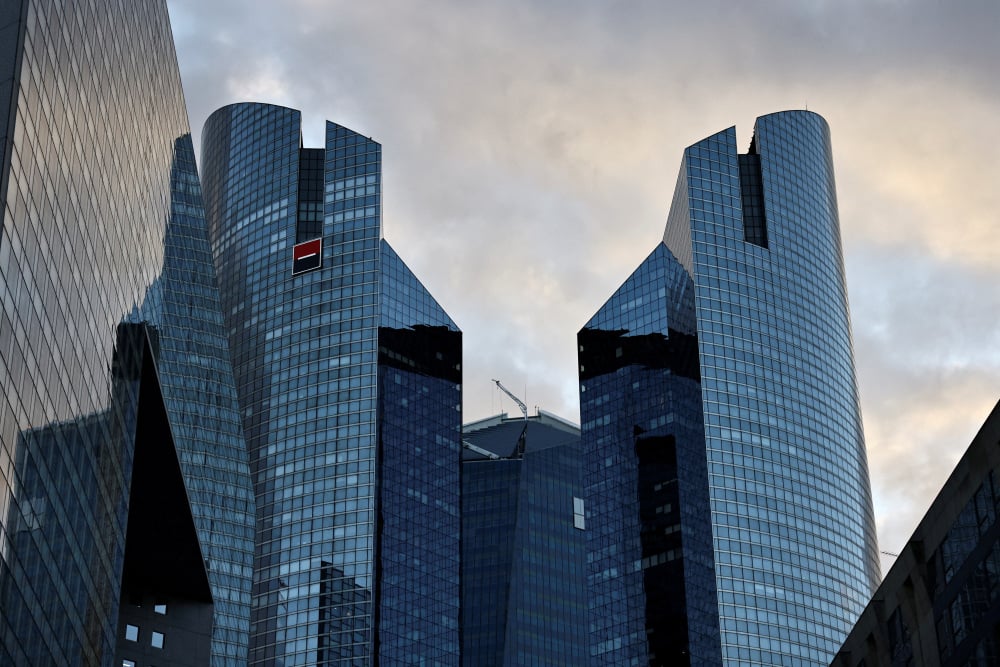 FILE PHOTO: A view shows the headquarters of Societe Generale in the financial district of La Defense in Puteaux near Paris, France, October 23, 2021. REUTERS/Sarah Meyssonnier/File Photo - FILE PHOTO: The headquarters of Societe Generale in the...