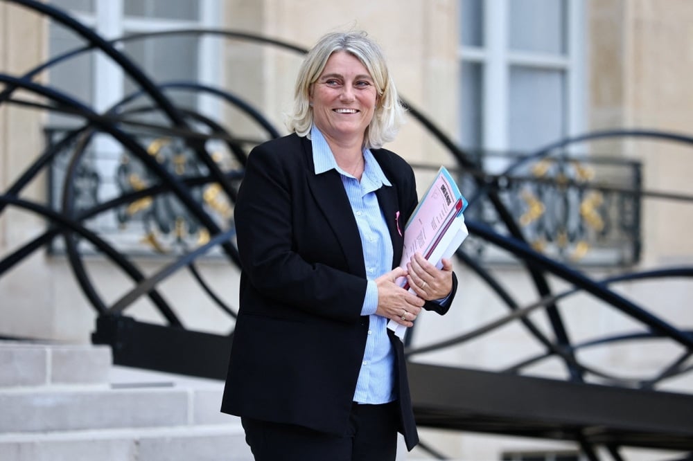Après 10 jours de grève, la ministre de la Santé, Stéphanie Rist est revenue sur plusieurs mesures dans un communiqué de presse diffusé ce matin.