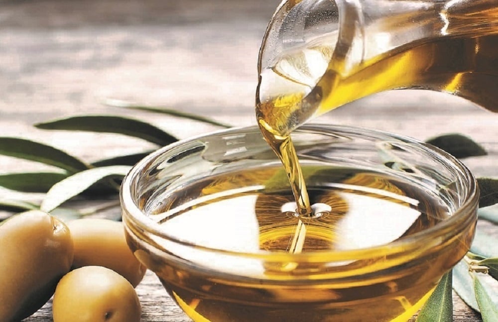 la récolte record de 500 000 tonnes d’huile d’olive annoncée en 2025/2026 pousse les autorités à adopter une approche proactive dans la recherche de nouvelles destinations