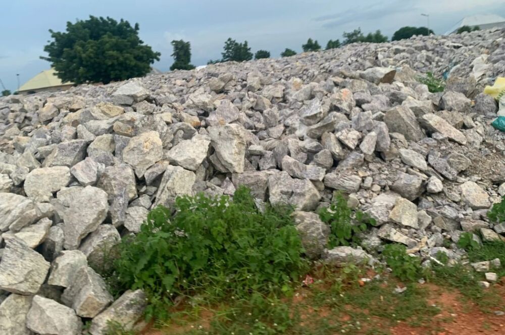 Le lithium nigérian, un potentiel encore largement sous-exploité, au cœur des stratégies gouvernementales de valorisation du secteur minier.