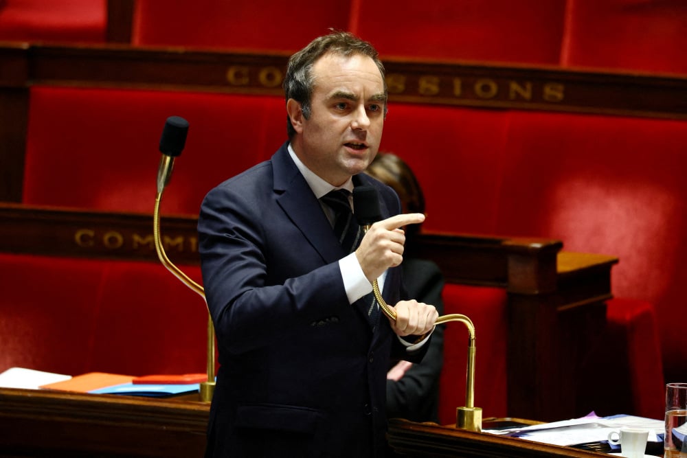 Sébastien Lecornu a engagé la responsabilité de son gouvernement sur la première partie du projet de loi de finances, consacrée aux impôts.