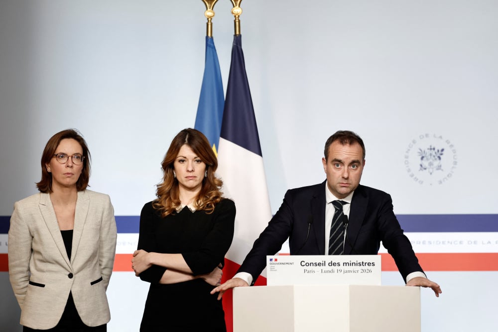 Le 49.3 devrait être utilisé à trois reprises : sur la partie recettes, sur la partie dépenses, puis sur l'ensemble du texte.