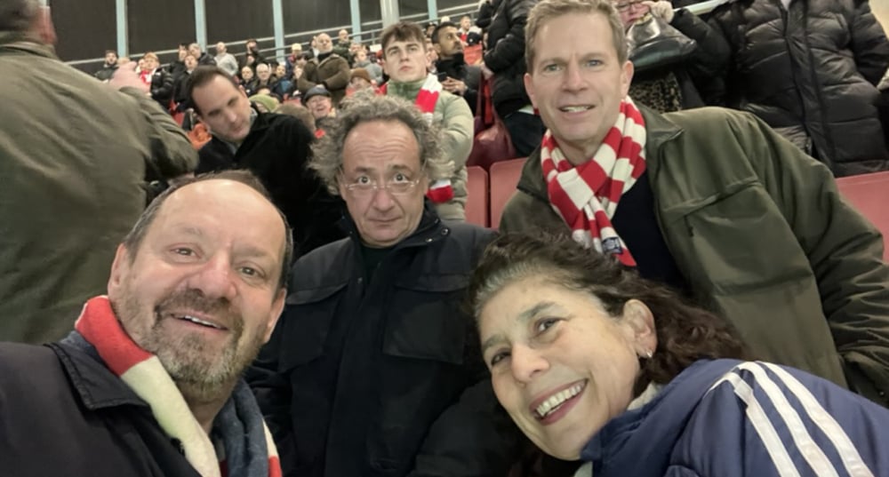 Philippe Sands, avec mon frère Marc, son meilleur ami Paddy, et Amanda, l’épouse de Nick Hornby.