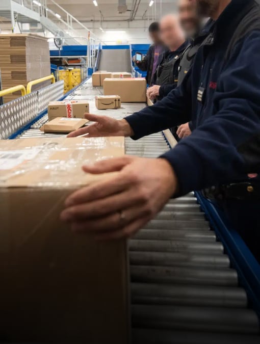 Rien qu’en 2024, ce sont 4,6 milliards de colis de moins de 150 euros qui ont déferlé sur l’Europe.