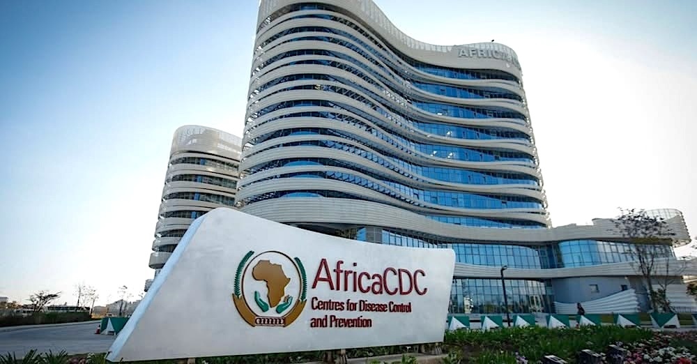 L’Africa CDC a pour mission de prévenir et de contrôler les maladies en Afrique en fournissant une orientation stratégique et un soutien aux 55 pays membres de l’Union Africaine.