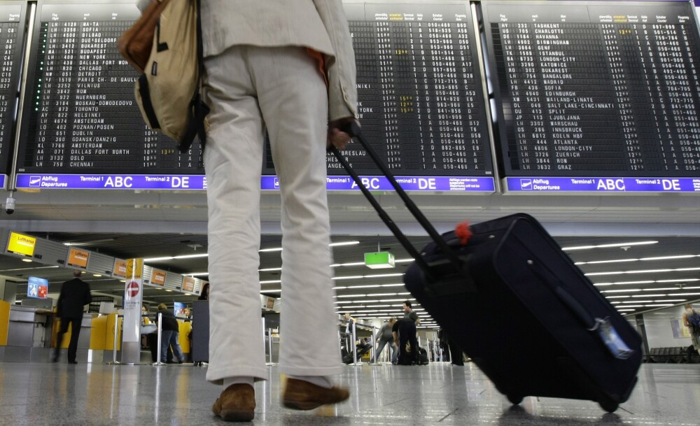 Les eurodéputés souhaitent garantir aux passagers le droit d'embarquer sans frais supplémentaires un "effet personnel" (sac à main, sac à dos, ordinateur portable...) ainsi qu'un bagage cabine.