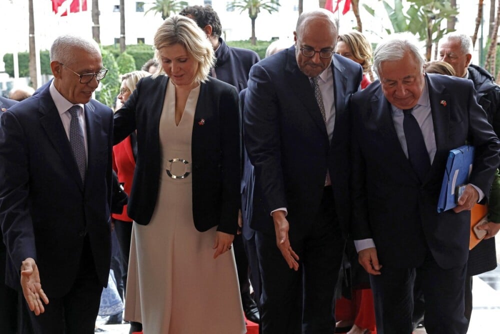 La présidente de l'Assemblée nationale française, Yaël Braun-Pivet (2e à gauche), et le président du Sénat, Gérard Larcher (à droite), sont accueillis par le président de la Chambre des représentants du Maroc, Rachid Talbi Alami (à gauche), et le...