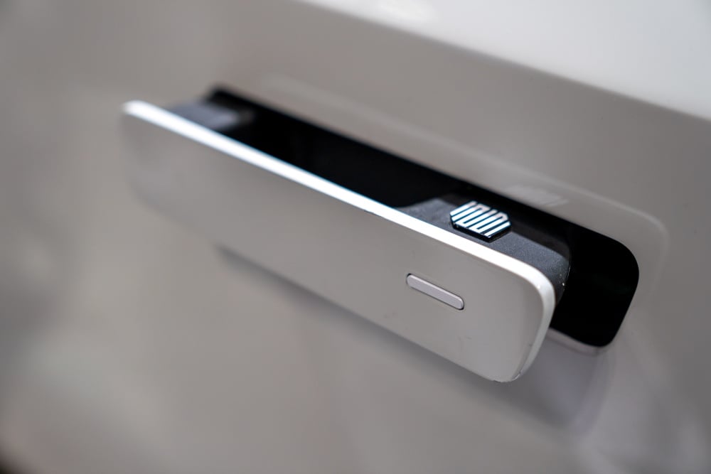 La poignée de porte rétractable de la Indi One EV 2023 .