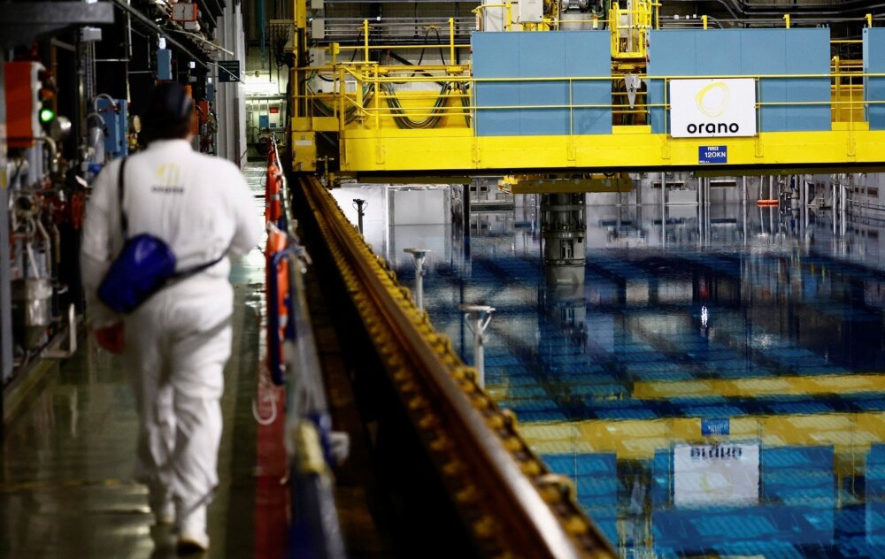 Une piscine de stockage de combustibles usés à l'usine de retraitement des déchets nucléaires d'Orano à La Hague, près de Cherbourg, en janvier 2023. (Photo d'illustration)
