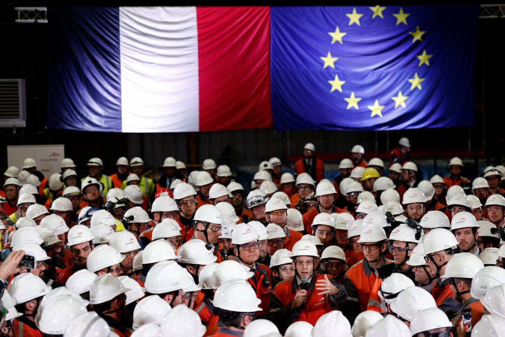 Le président français qui prononce ce mardi un discours sur la production d'acier électrique, sur l'un des sites du sidérurgiste ArcelorMittal à Dunkerque.