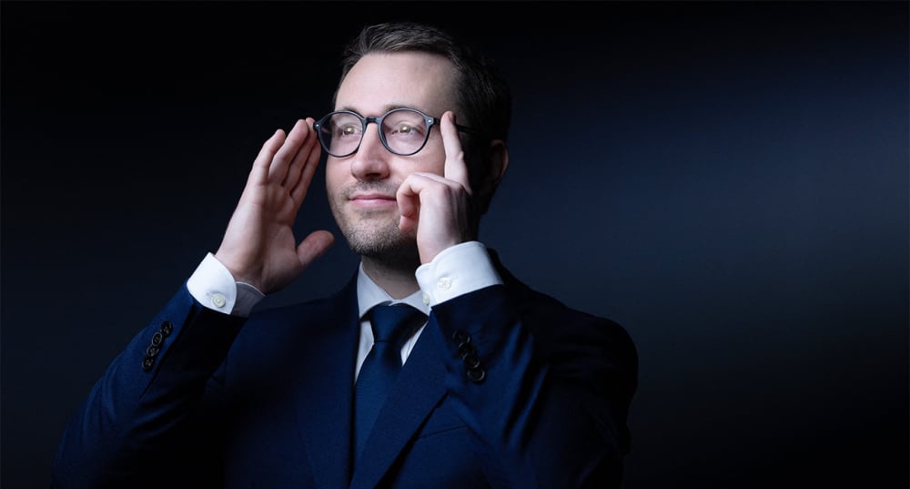 Antoine Leaument, de LFI, propose l'ouverture d'une enquête à l'assemblée nationale sur les pendants français de l'affaire Epstein.