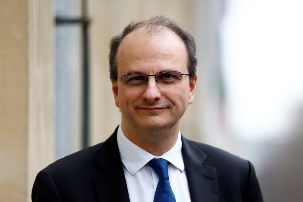 Le nouveau patron du groupe ADP, Philippe Pascal, cherche à convaincre de l'utilité de moderniser Paris-CDG et Orly.