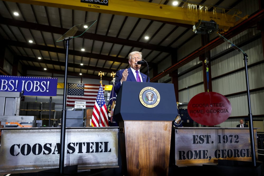 Le président américain Donald Trump s'exprime lors de sa visite à Coosa Steel Corporation à Rome, en Géorgie, aux États-Unis, le 19 février 2026.