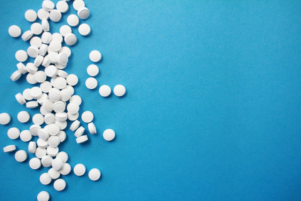 Euroapi continue de rationaliser son portefeuille, stoppant la fabrication de principes actifs pharmaceutiques aux marges faibles ou négatives au profit de produits rentables.