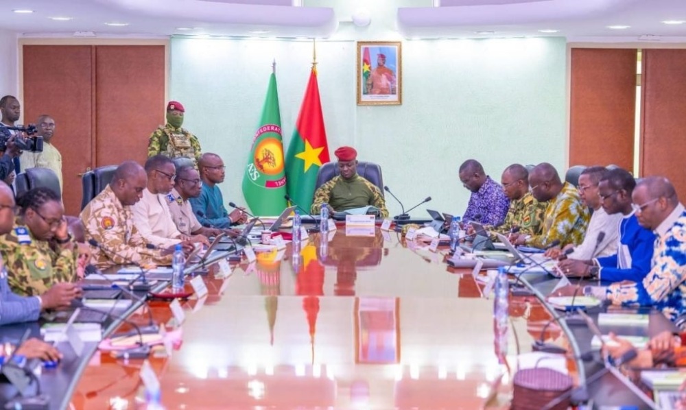 Les autorités burkinabè espèrent améliorer plusieurs indicateurs sociaux, notamment en réduisant le taux de pauvreté et en renforçant l’accès à l’éducation.