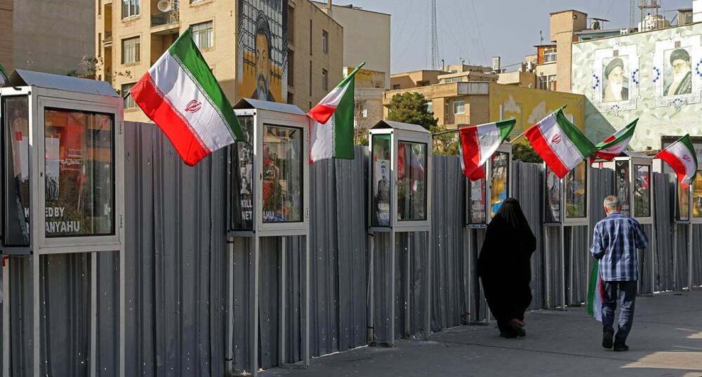 En plein affrontement entre l'Iran et Israël, les civils vivent leur quotidien sous les bombes.