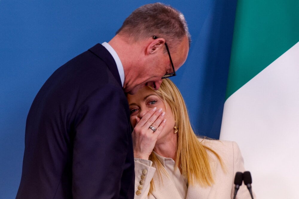 La Première ministre italienne, Giorgia Meloni, s'entretient avec le chancelier allemand Friedrich Merz, le 23 janvier 2026.