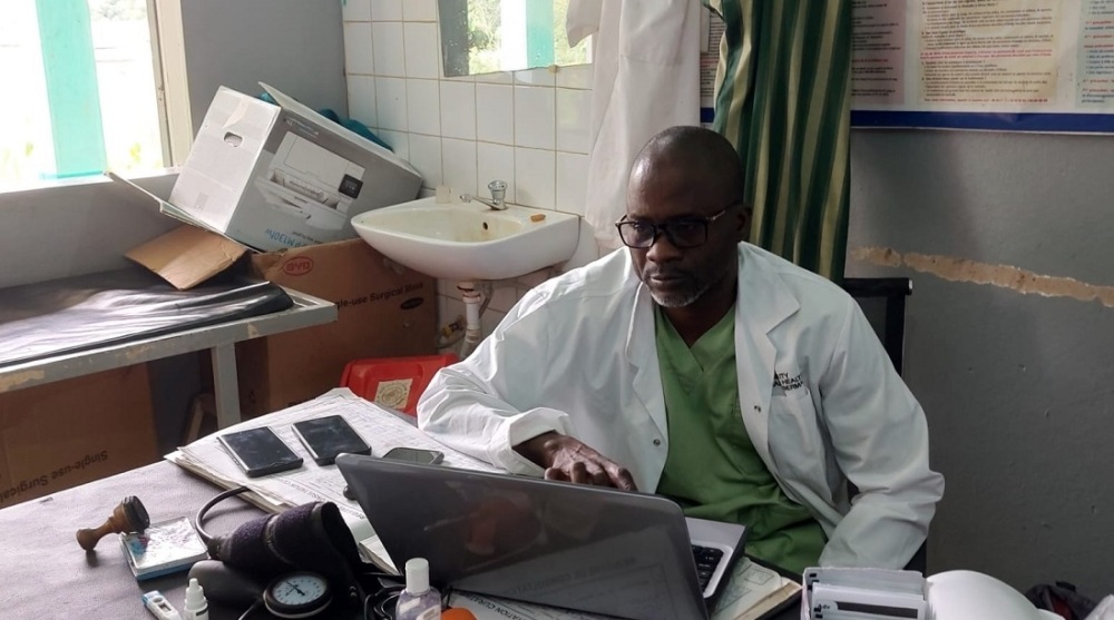 Le plan ambitionne d’améliorer l’accès aux soins, réduire les délais de prise en charge, de renforcer la traçabilité des données médicales, et mieux gérer les urgences sanitaires.