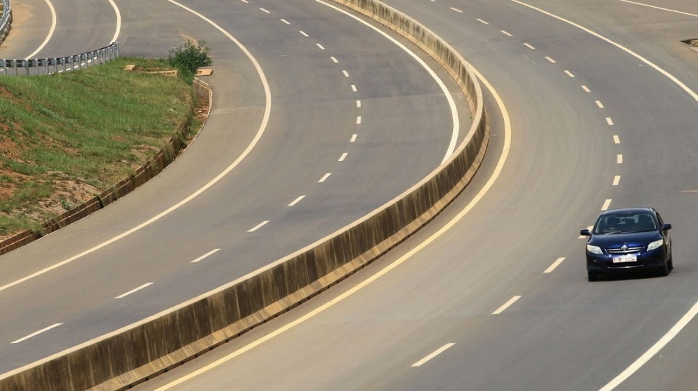Ce fonds doit permettre de mobiliser des ressources pour plusieurs secteurs clés, notamment les transports, l'énergie, l'eau et la connectivité numérique.