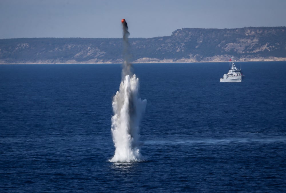 Les marines occidentales disposent de capacités de lutte contre les mines, mais celles-ci restent limitées et difficiles à déployer rapidement.