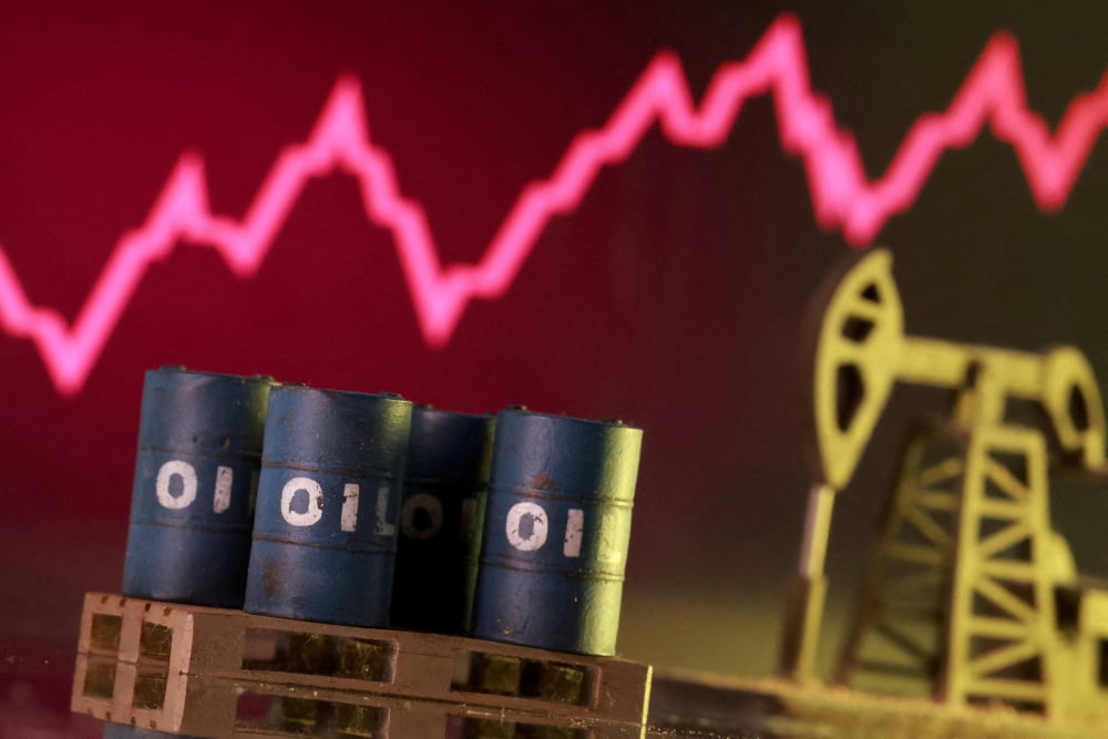 Conformément aux préconisations de l’AIE, chaque importateur net de pétrole doit conserver des stocks de pétrole équivalents à au moins 90 jours d’importations (photo d'illustration).