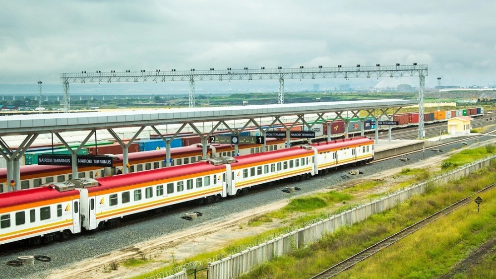 Le projet prévoit entre autres la reconfiguration de l’axe Nairobi - Thika en corridor à forte capacité, la modernisation des gares et le développement d’échangeurs multimodaux.