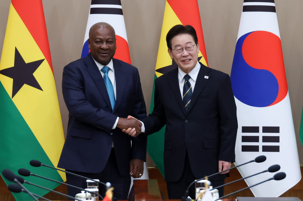 Rencontre officielle à Séoul entre les présidents ghanéen et sud-coréen, marquée par de nouveaux accords de coopération.