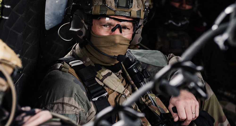 Après la mort du sous-officier Arnaud Frion en Irak, la France oscille entre actions dissuasives et véritable prise de position.