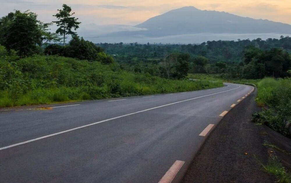 Région de l’Est du Cameroun, la plus vaste du pays mais aussi l’une des moins desservies, avec seulement 6,25 % de routes bitumées.
