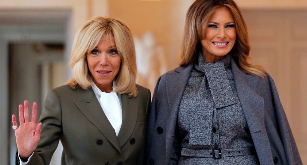 La Première dame française, Brigitte Macron, pose avec la Première dame américaine, Melania Trump, lors d’une visite au château de Versailles, près de Paris, dans le cadre des commémorations de l’Armistice, centenaire de la fin de la Première Guerre...