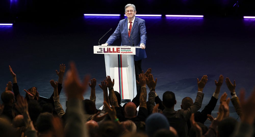 Jean-Luc Mélenchon lors d'un meeting de La France insoumise à Lille le 19 mars 2026, à quelques jours du second tour des élections municipales.