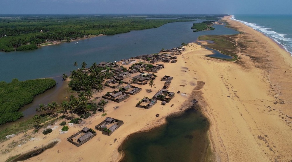 Le programme vise à protéger les littoraux exposés à l’érosion et aux inondations, tout en renforçant les chaînes de valeur de l’économie bleue.