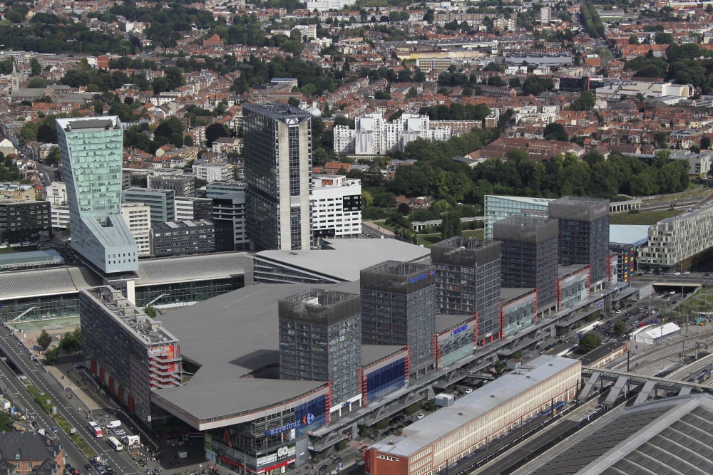 Une vue aérienne montre le quartier Euralille à Lille, dans le nord de la France, le 1er septembre 2013.