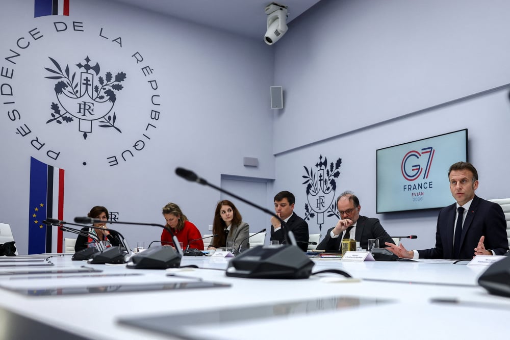 Jusqu'ici, les réunions du G7 finances et celles des ministres de l'Énergie évoluaient en parallèle, tandis que les banques centrales coordonnaient leurs actions dans des cadres distincts.