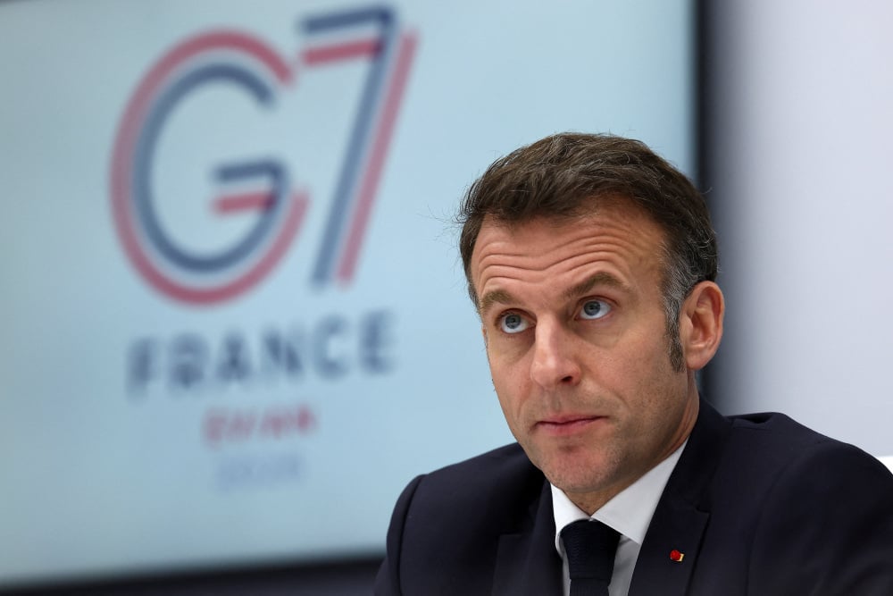 Le président français Emmanuel Macron préside une visioconférence des dirigeants du G7, le 11 mars 2026.