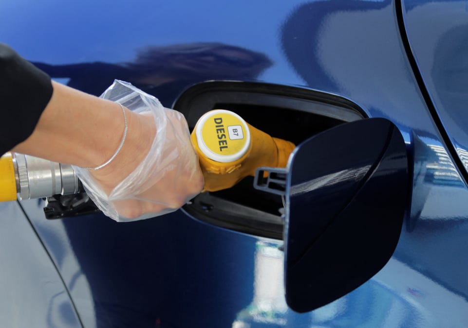 Dans plusieurs stations, le prix du gazole est déjà redescendu sous les 2 euros le litre.