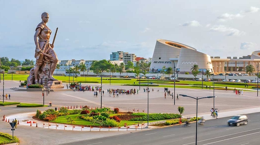 La Place de l’Amazone à Cotonou, Bénin.