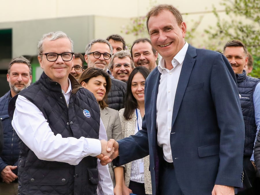 Marc Prikazsky, désormais président exécutif de Ceva Santé Animale, et Sébastien Huron, le nouveau directeur général du 5e laboratoire vétérinaire mondial.