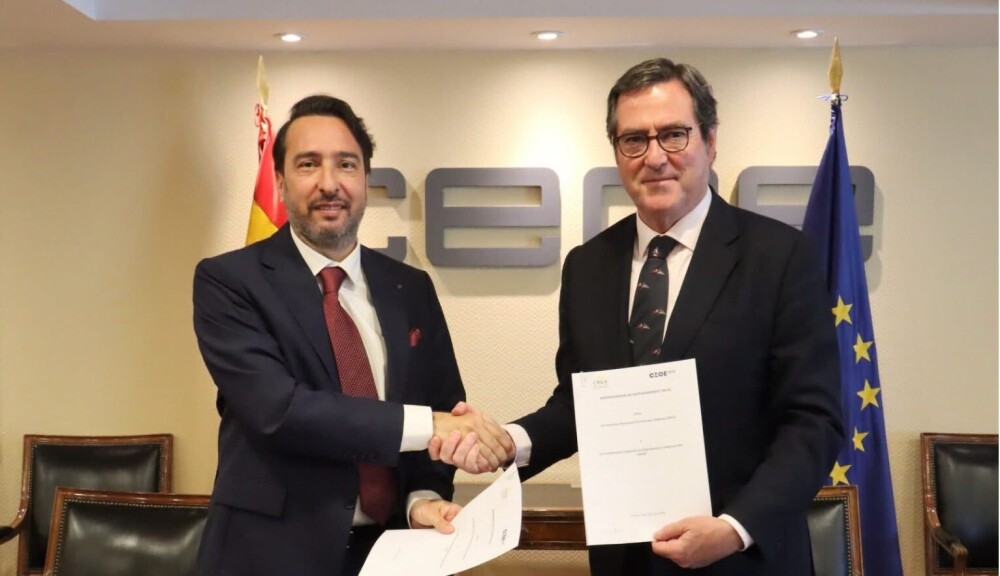Kamel Moula, président du Conseil du renouveau économique algérien (CREA) et Antonio Garamendi, président de la Confederación española de organizaciones empresariales (CEOE).