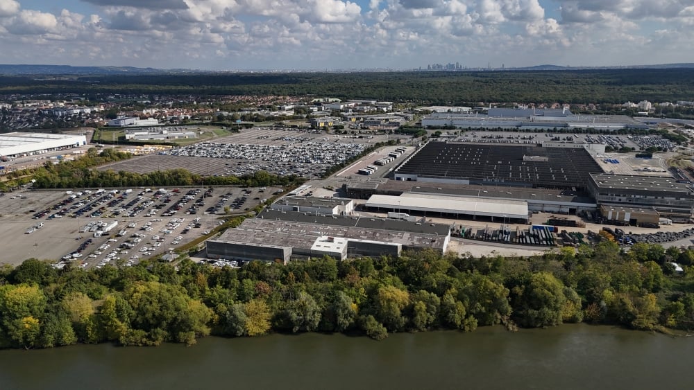 Poissy était le dernier site automobile en région parisienne, après l'arrêt des fabrications de Citroën à Aulnay en 2014, de Renault à Flins en 2024.
